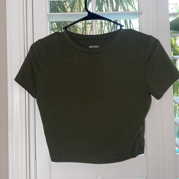 wild fable Tops - Womens green short sleeve crop top in olive green size medium